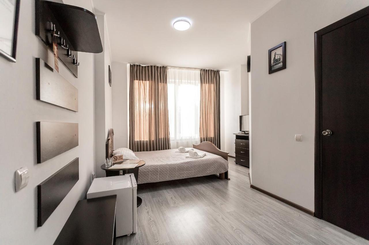 Sunlit Hotel Ivano-Frankivsk Exterior photo