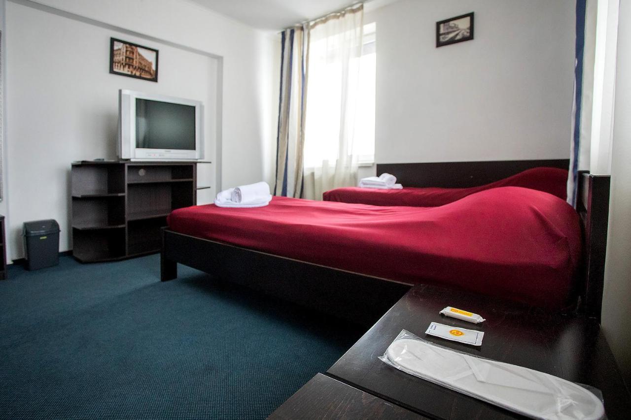 Sunlit Hotel Ivano-Frankivsk Exterior photo